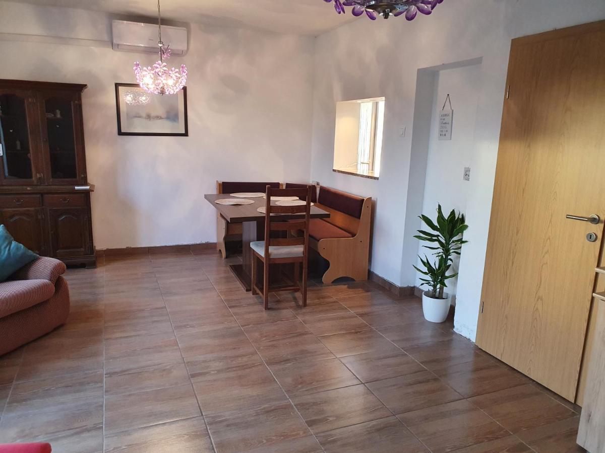 Apartman Meg Appartement Malinska Buitenkant foto